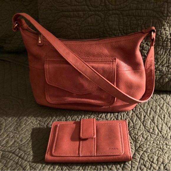 Fossil Shoulder Bag and Wallet Bundle - Picture 1 of 9